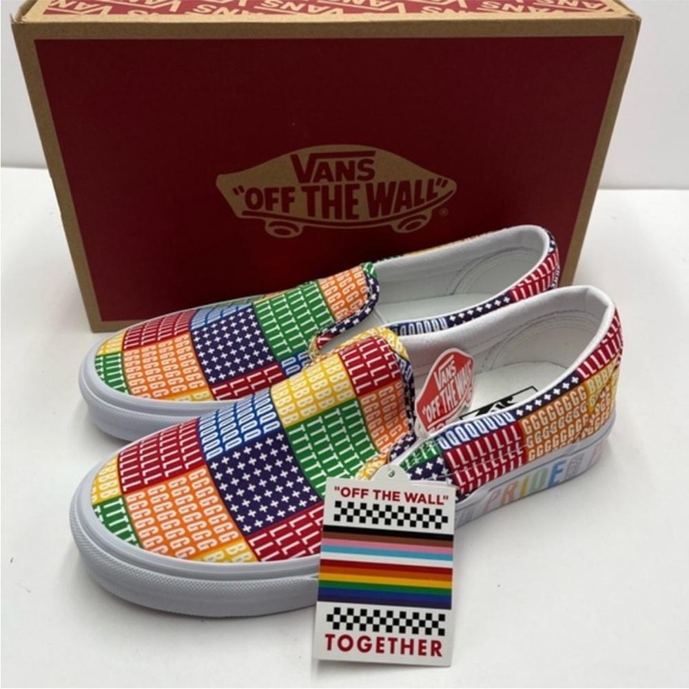 Vans WMNS Multicolor Classic Slip-On (Pride) Multi/True White
Sneakers